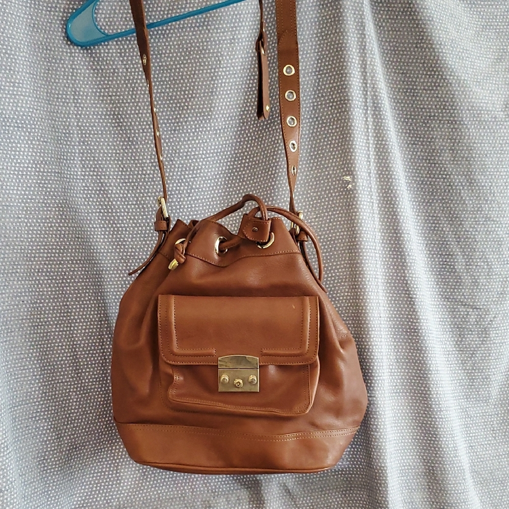 Elegant Tan Leather Bag